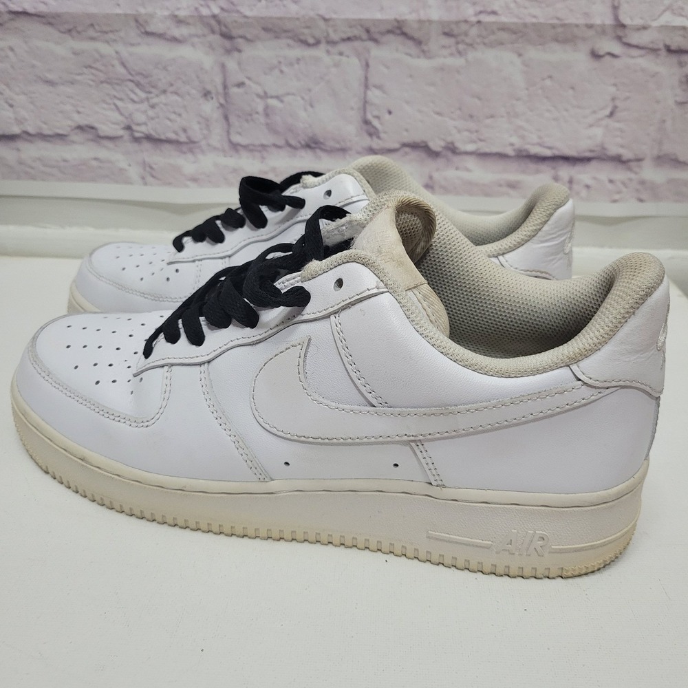 Nike Air Force AF1 '07 Low Mens Size 9.5 White Athletic Sneakers Shoes Pre-Owned - Picture 3 of 8